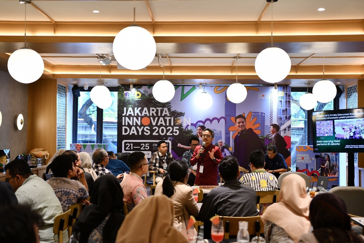Dari Cafe hingga Ballroom: Diskusi Jakarta Innovation Days 2025